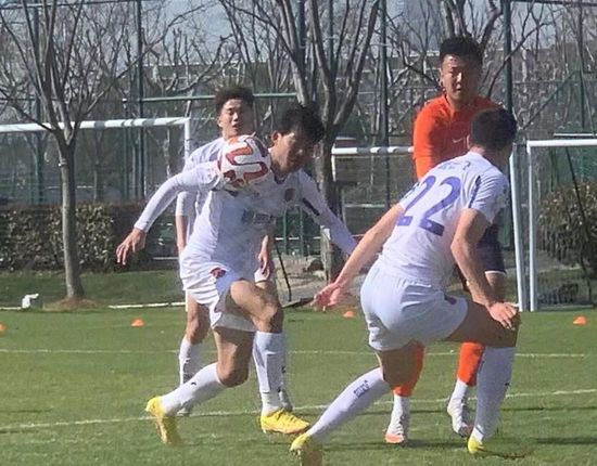 在线亚洲一区二区